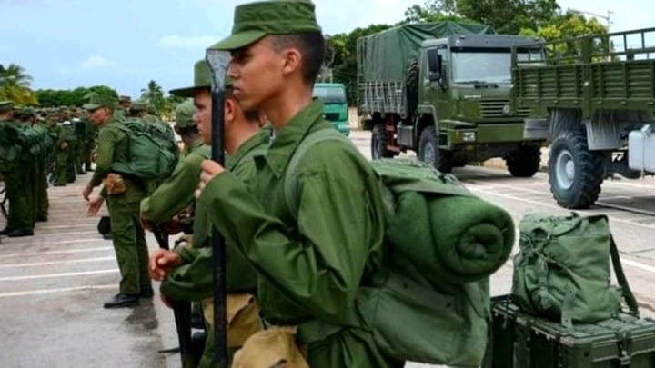Cuba dice que su ejército se prepara ante posible acción militar de Estados Unidos
