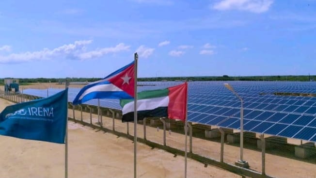 Cuba fija cobros en dólares para acceder a energía solar