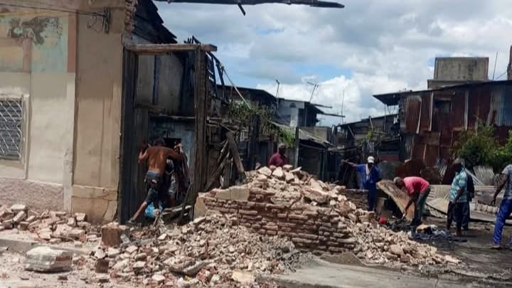 Cinco niños quedan sin hogar tras incendio en Santiago de Cuba