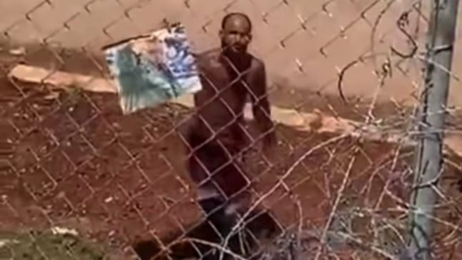 "Vengan por mí": Cubano se manifiesta en plena calle