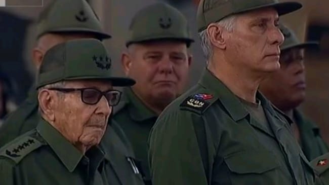 Raúl Castro: el Ejército de Cuba responderá a cualquier agresión