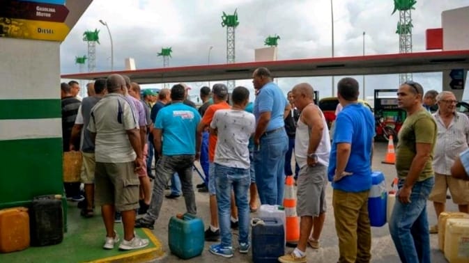 Cuba tiene combustible solo hasta finales de abril