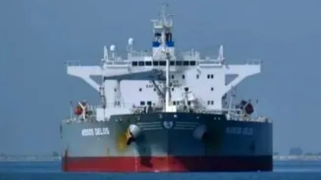 Petrolero ruso Universal permanece detenido en el Atlántico sin confirmarse su llegada a Cuba