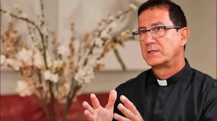 Alberto Reyes pide a la Virgen de la Caridad «valor para decir la verdad» en Cuba