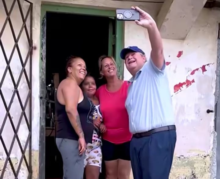 MIKE HAMMER RECORRE HERSHEY UN PUEBLO MARCADO POR LA HISTORIA EN CUBA