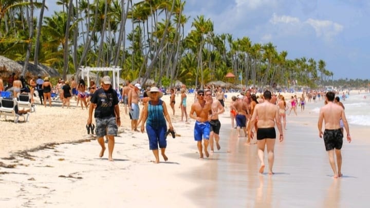 MÁS DE 1.2 MILLONES DE TURISTAS LLEGARON A REPÚBLICA DOMINICANA EN ENERO