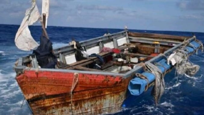 SEIS CUBANOS RESCATADOS EN EL MAR ESPERAN DECISIÓN MIGRATORIA EN ISLAS CAIMÁN