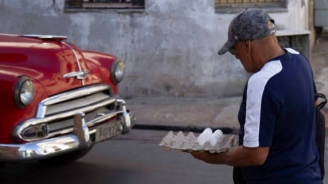 Solo cinco por persona: así se organizó la venta de huevos en Las Tunas