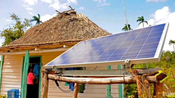 Ahora hay que pedir permiso para instalar paneles solares en Cuba
