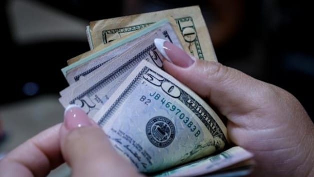 El dólar se dispara en Cuba y marca un nuevo récord histórico