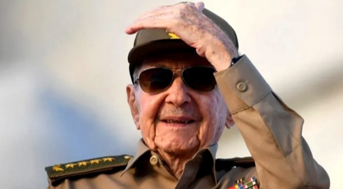 Raúl Castro rompe el silencio con un mensaje militar en medio de nuevas sanciones