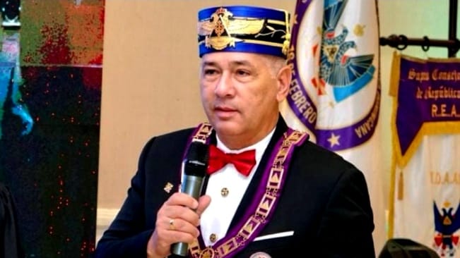 Masones desafían la presión estatal y respaldan a su líder ante una citación policial en La Habana