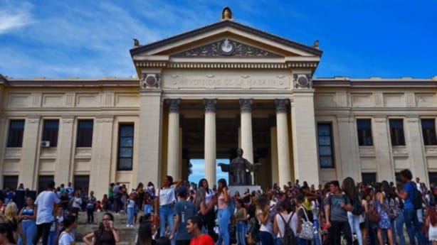 Universidades cubanas arrancarán el curso con menos presencialidad por la crisis de combustible