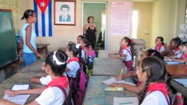 Cuba comienza el curso escolar con 24.000 docentes menos y las aulas siguen esperando