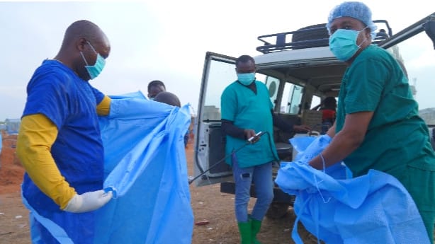 Cuba enfrenta su propia crisis sanitaria y ofrece ayuda al Congo ante el avance del ébola