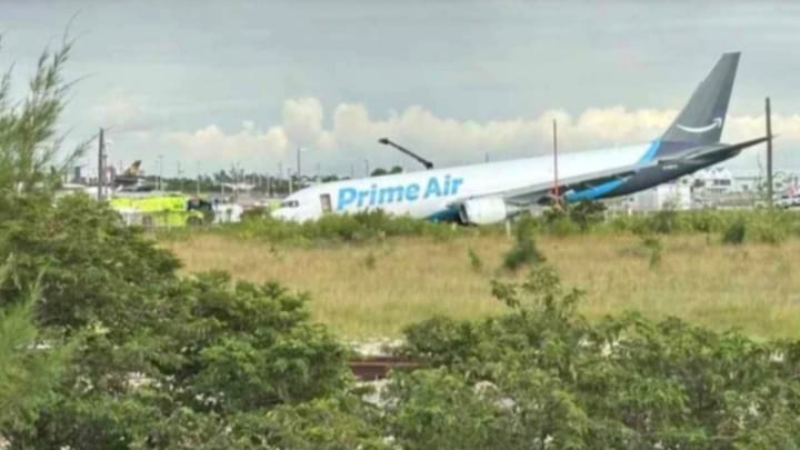 Tragedia en Miami: un avión de carga se sale de la pista y deja cinco muertos