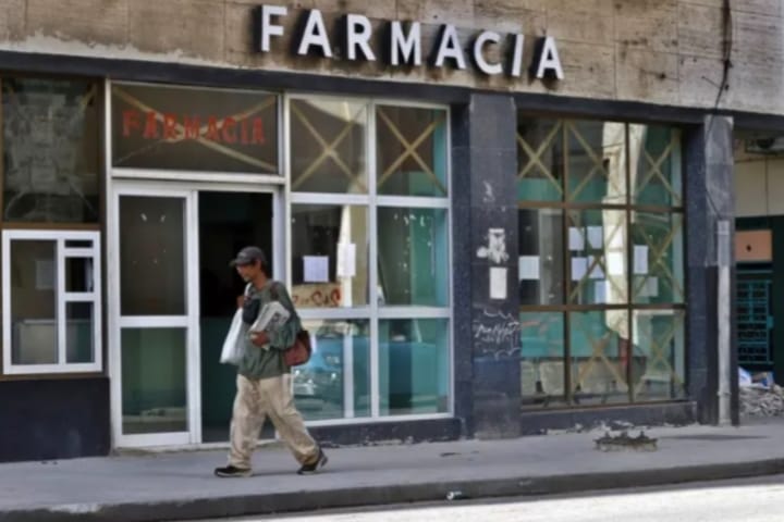 36 farmacias privadas buscan abrirse paso en Cuba en medio de la escasez de medicamentos