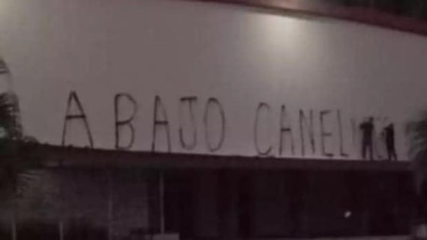 «Abajo Canel»: el cartel que sorprendió en una universidad de Santa Clara