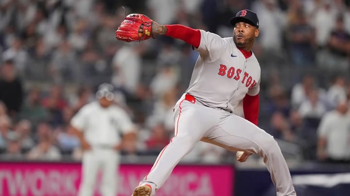 Aroldis Chapman vuelve con tres ponches y alcanza una cifra histórica antes de octubre