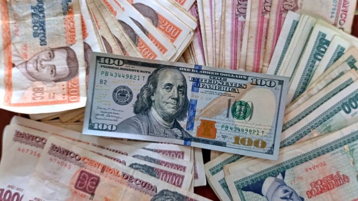 El dólar vuelve a subir en Cuba y alcanza los 741 pesos