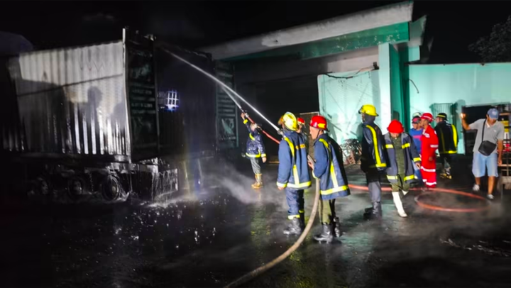 Incendio en Manzanillo deja cinco heridos, uno en estado crítico
