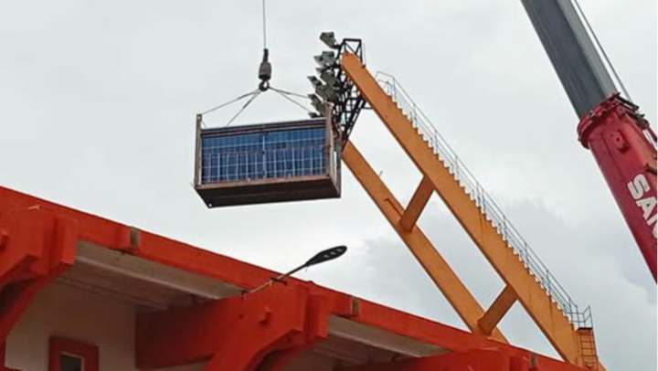 Paneles solares llegan al béisbol cubano en medio de la crisis energética